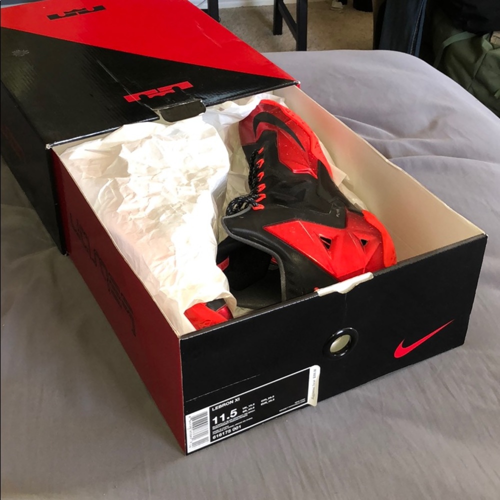 Men’s Nike Lebron XI Away basketball shoes 11.5.